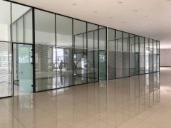 长春玻璃隔断安装案例实景拍摄